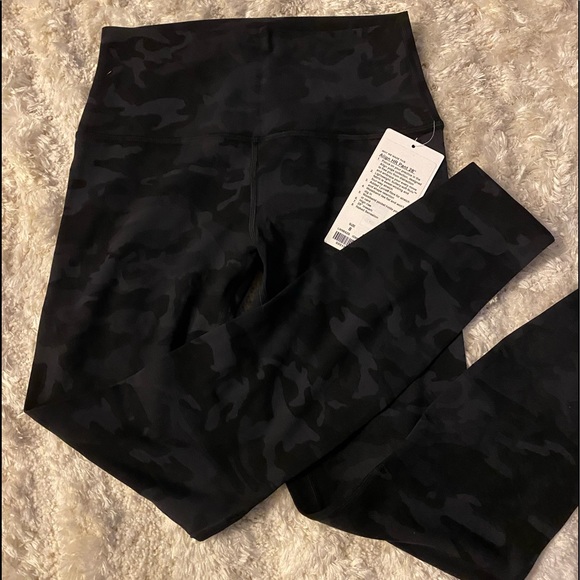 🚨SOLD🚨Lululemon align pant 28” Camo NWT - Picture 2 of 12